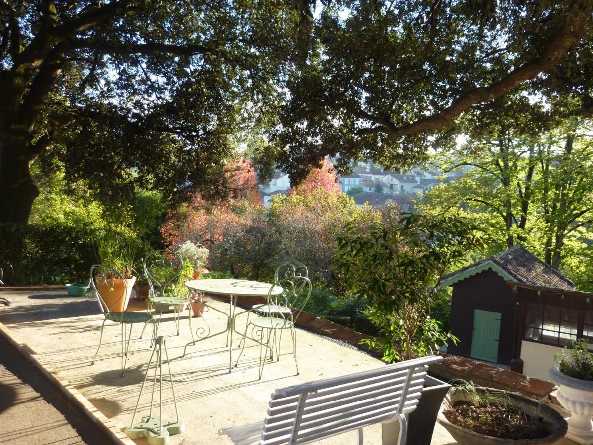 Bed and Breakfast Beaux Chenes Nérac Exterior foto
