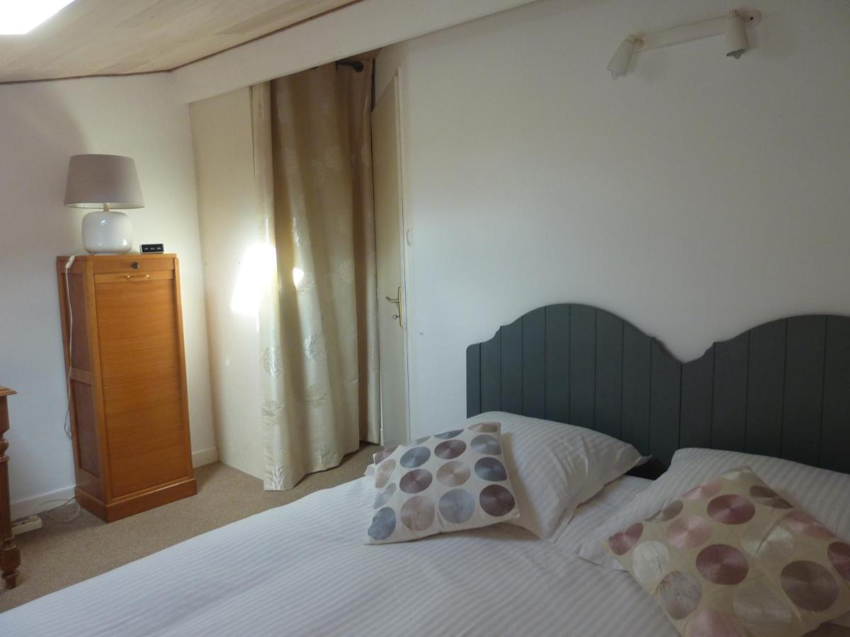 Bed and Breakfast Beaux Chenes Nérac Exterior foto