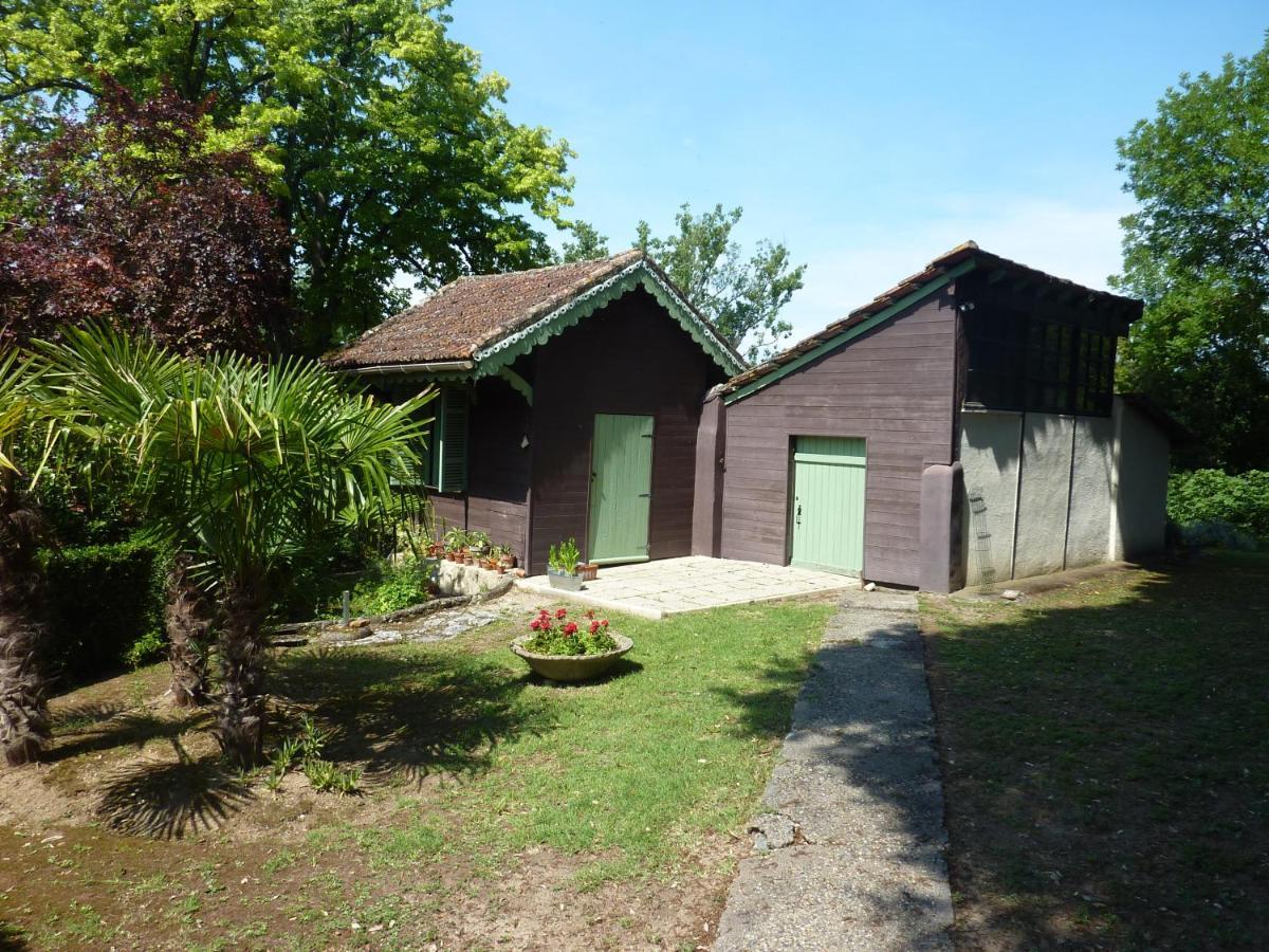 Bed and Breakfast Beaux Chenes Nérac Exterior foto
