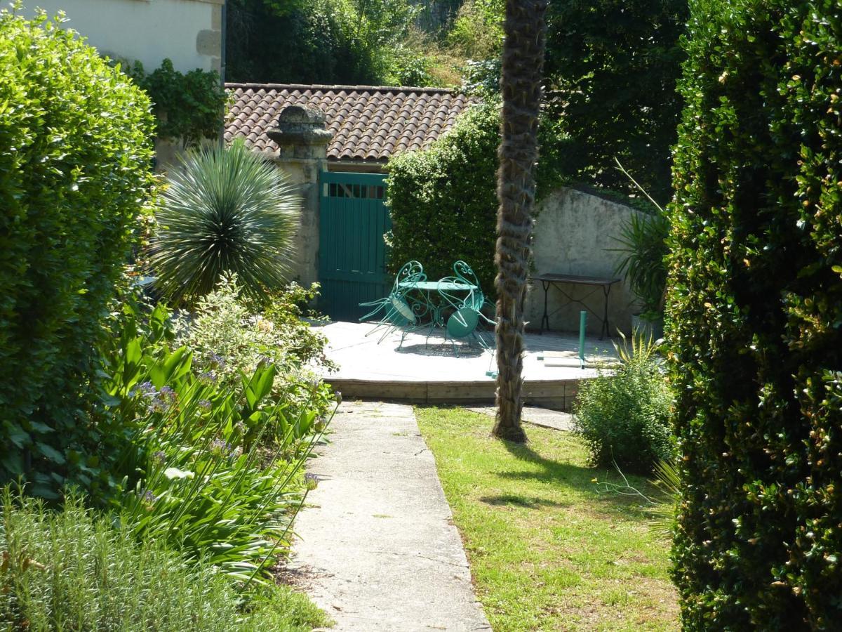 Bed and Breakfast Beaux Chenes Nérac Exterior foto