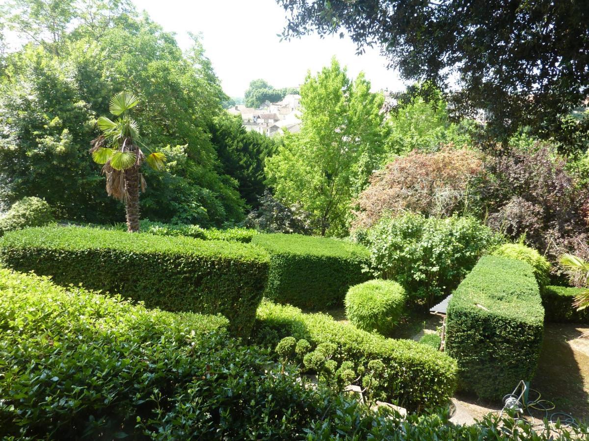 Bed and Breakfast Beaux Chenes Nérac Exterior foto