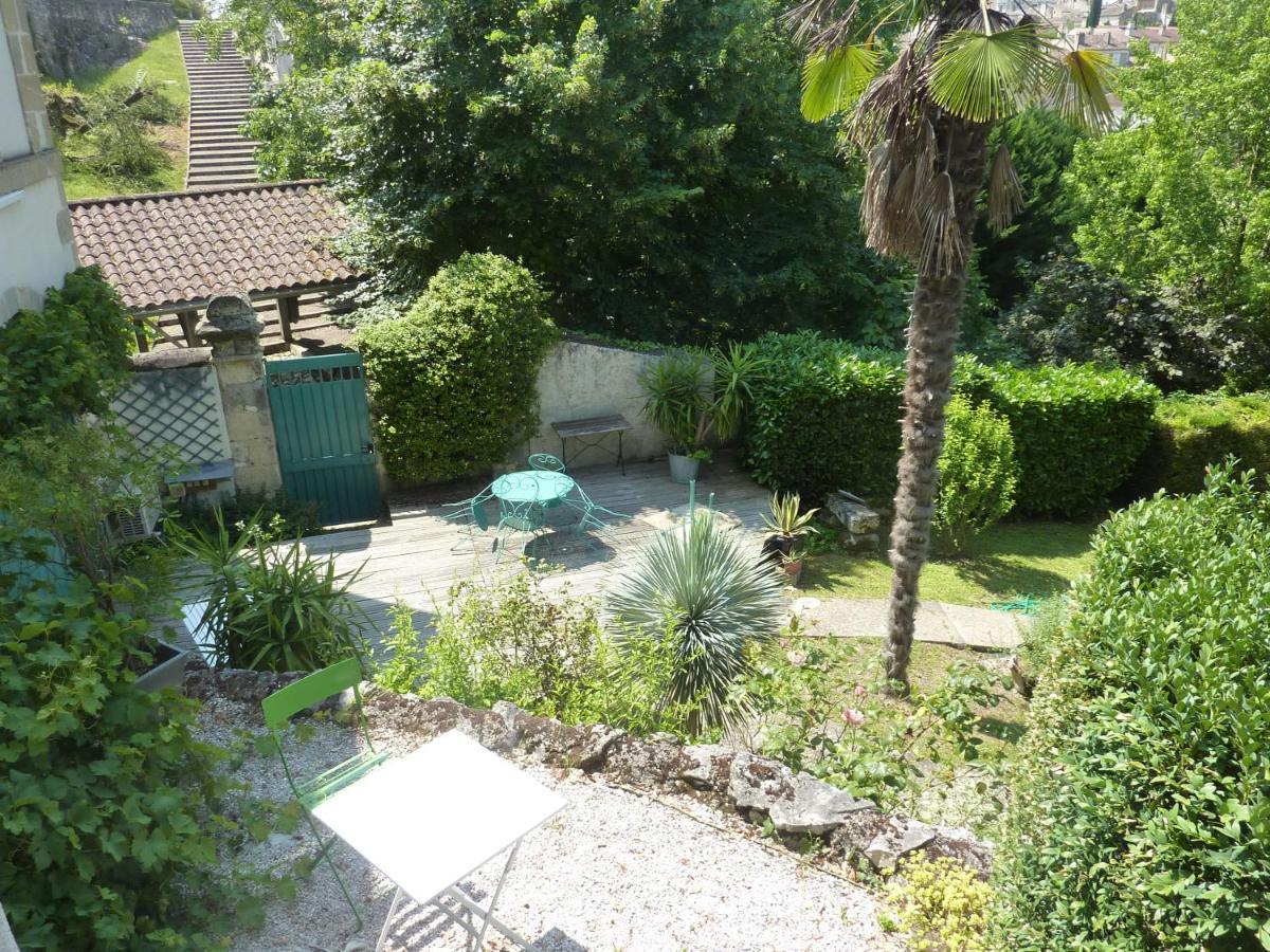Bed and Breakfast Beaux Chenes Nérac Exterior foto